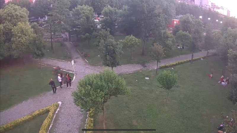 Beyoğlu'nda aile görünümünde hırsızlık çetesi, piknik yapmaya gelen ailenin 50 binlik ziynet eşyasını çaldı