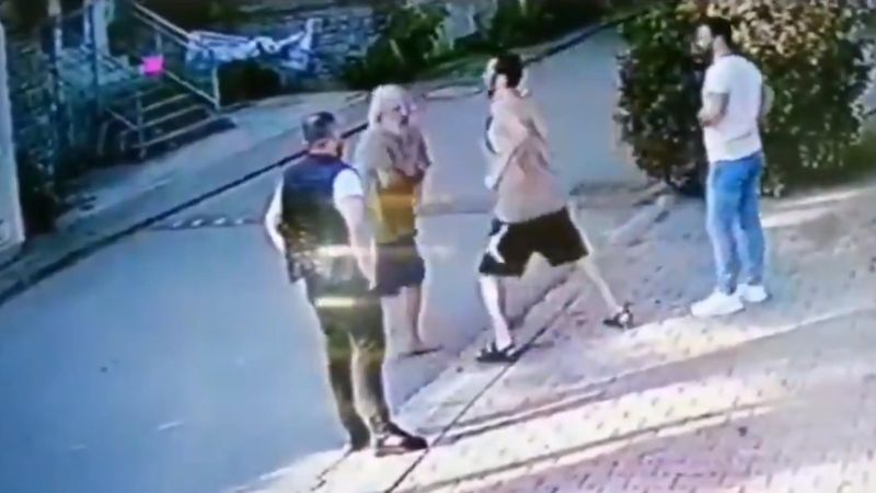 Halil Sezai: Odun parçasını şaka amacı ile kendisine uzattım