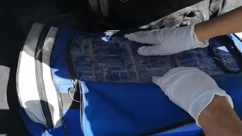 Van'da spor çantalarından 74 kilo uyuşturucu çıktı