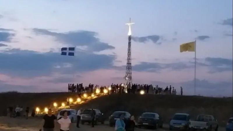 Yunanistan, Türkiye sınırına dev haç yerleştirdi