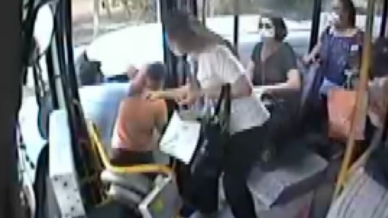 Adana'da otobüs şoförüne darp kamerada