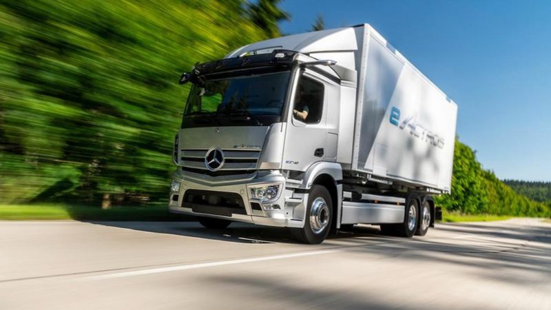 Mercedes, hidrojenle çalışan tır modelini tanıttı