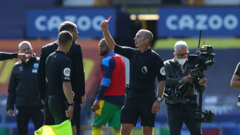 Kırmızı kart gören Bilic'in takımı 5-2 yenildi