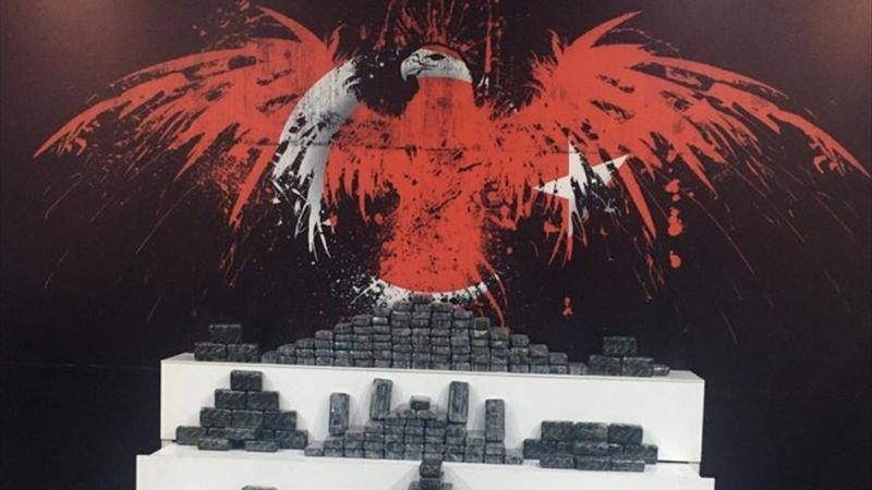 Kocaeli'de yolcu otobüsünde 104 kilo 600 gram eroin bulundu