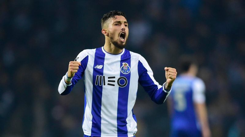 Alex Telles, Manchester United'a transfer oluyor