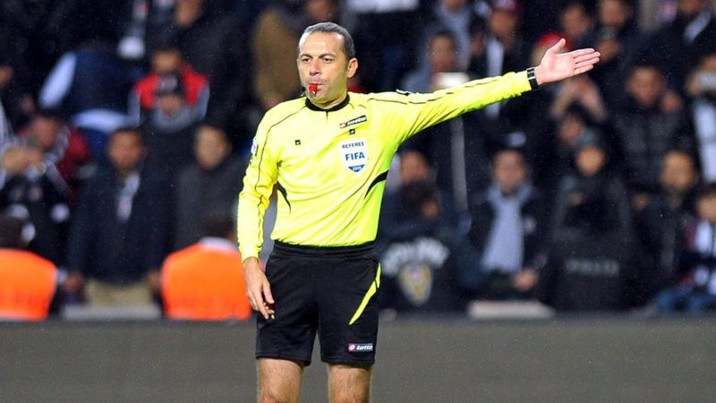 UEFA'dan Cüneyt Çakır'a görev