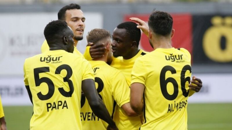 İstanbulspor, Altay'ı mağlup etti