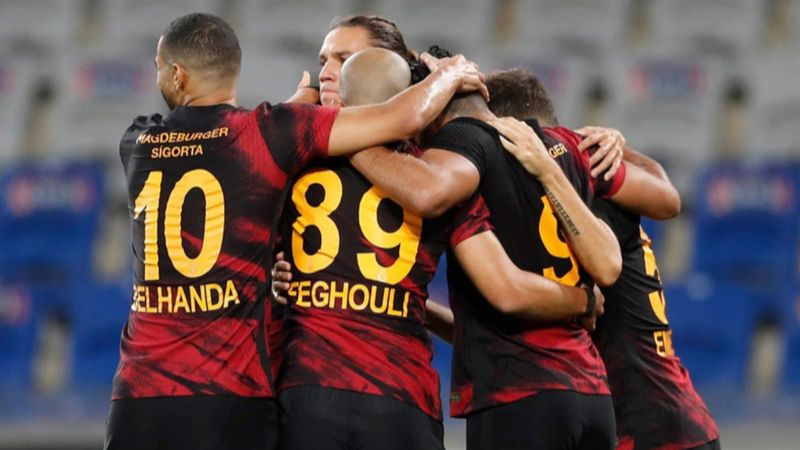 Galatasaray son şampiyon Başakşehir'i devirdi