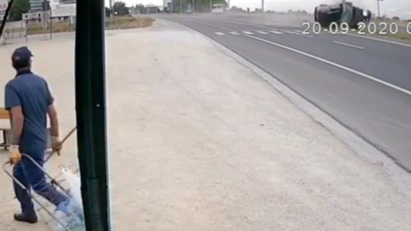 Bolu'da takla atan araç aydınlatma direğine çarptı