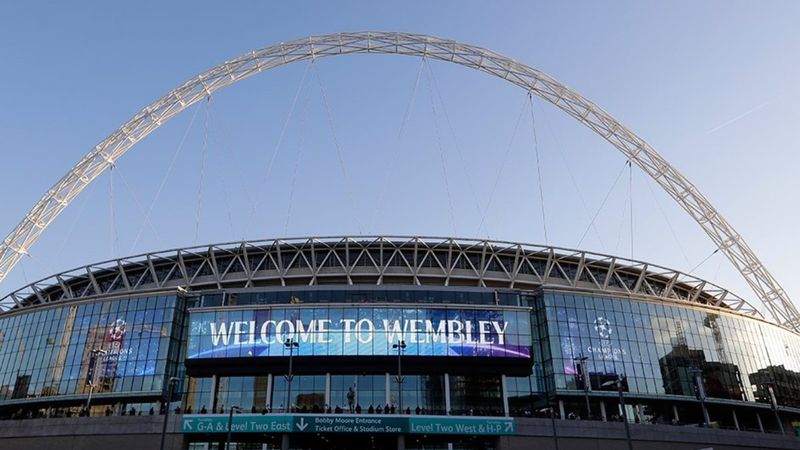 İngiltere'de sınırlı seyirci kararı ertelendi