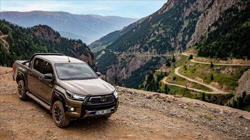 Yeni Toyota Hilux Türkiye'de satışa çıktı: İşte Türkiye fiyatı