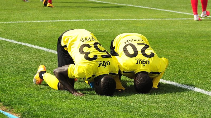 İstanbulspor 3 puanı 3 golle aldı