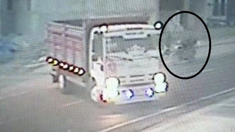 Kars'ta kamyonla hırsızlık yapan şüpheliler, motosiklet sürücüsünü öldürünce yakalandı