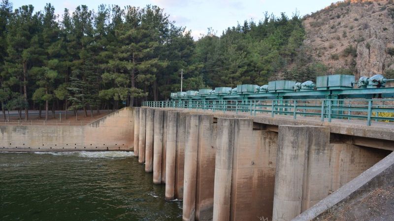 Balıkesir'de ayağı kayıp suya düşen kadın boğuldu