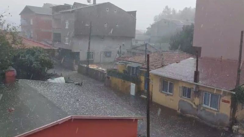 İstanbul'da dolu etkili oldu