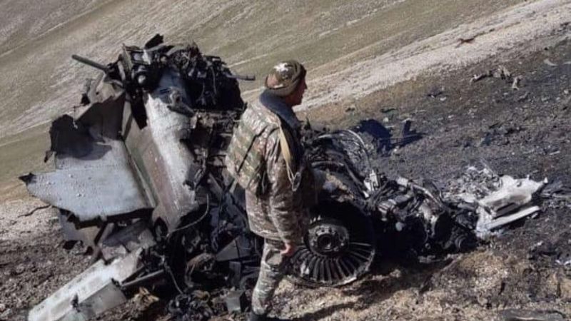 Ermenistan'a ait 2 savaş uçağı düştü