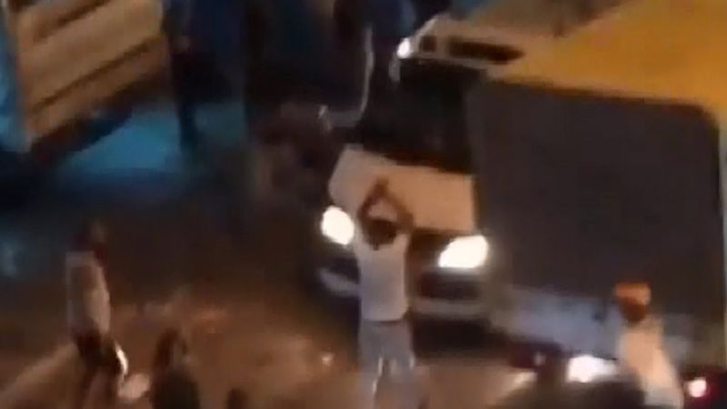 Antalya'da pazarcılar arasında çıkan kavga kamerada