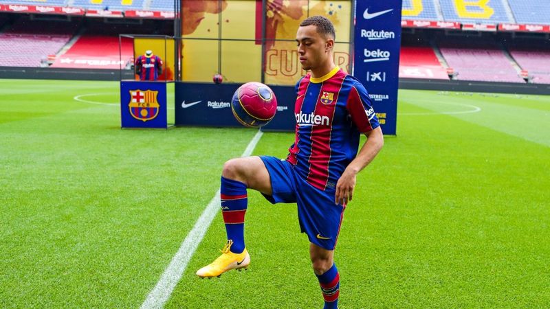 Sergino Dest'in eli ayağına dolaştı