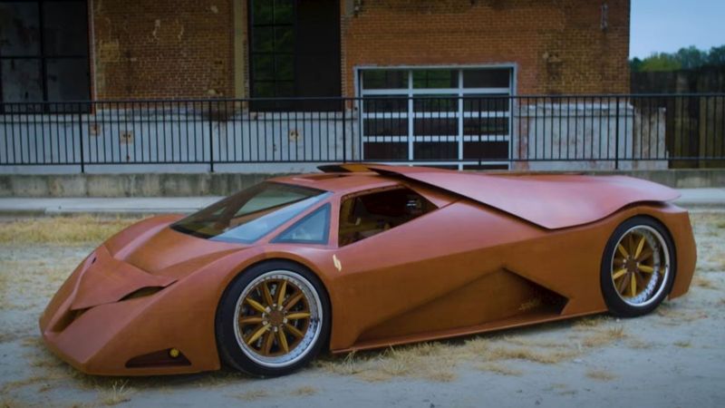 Dünyanın ilk ahşap süper otomobili yollara çıktı