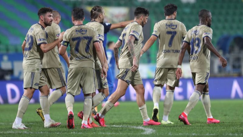 Fenerbahçe-Karagümrük maçının ilk 11'leri