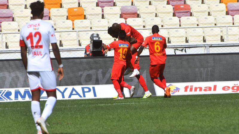 Yeni Malatyaspor, Antalyaspor'u tek golle geçti