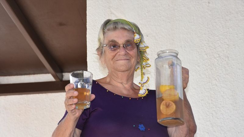 Canan Karatay, koronavirüse karşı karbonatlı gargara yapılmasını önerdi