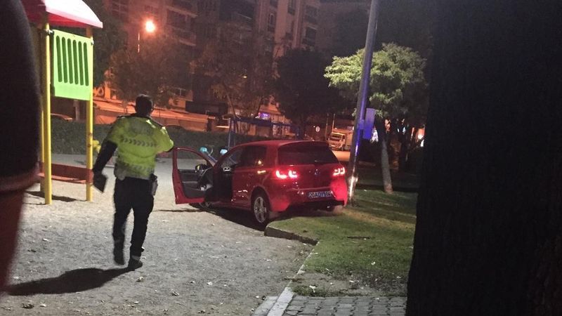 Denizli'de alkollü sürücü, çocuk parkına daldı