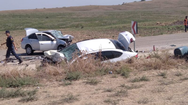 Adana'da iki otomobil kafa kafaya çarpıştı: 3 ölü