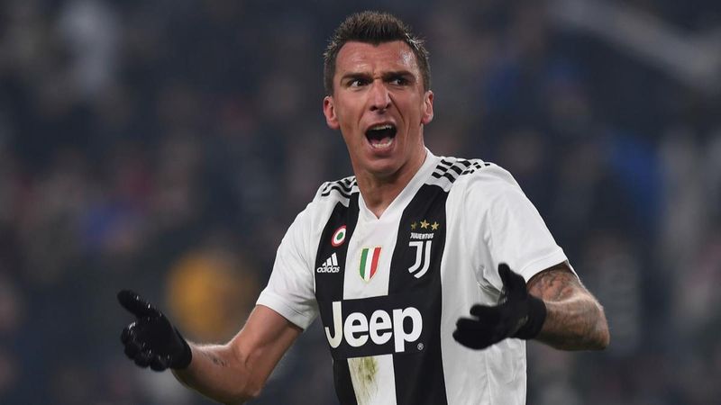 Mandzukic'e imza parası engeli