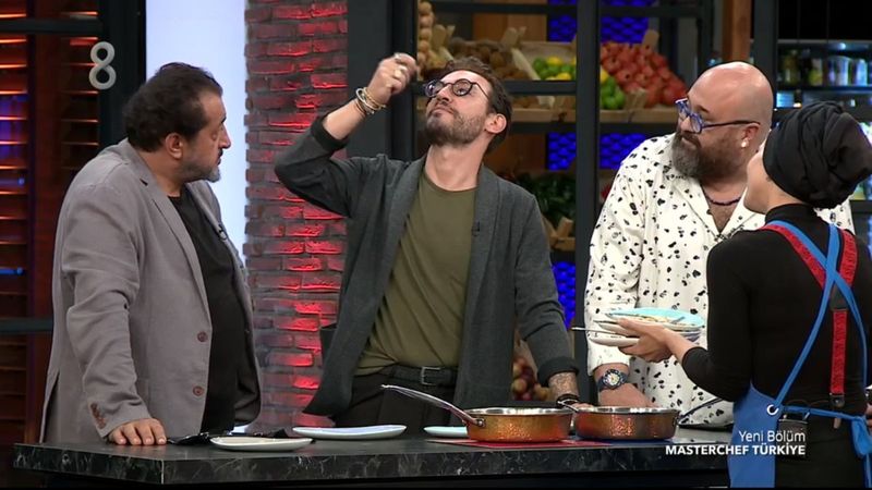 MasterChef'te Esra'nın tabağından kılçık çıktı