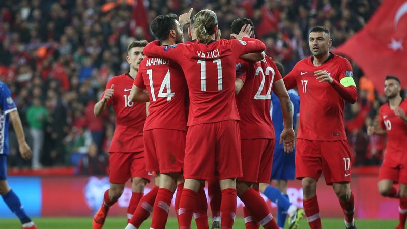 Almanya-Türkiye maçının muhtemel 11'leri