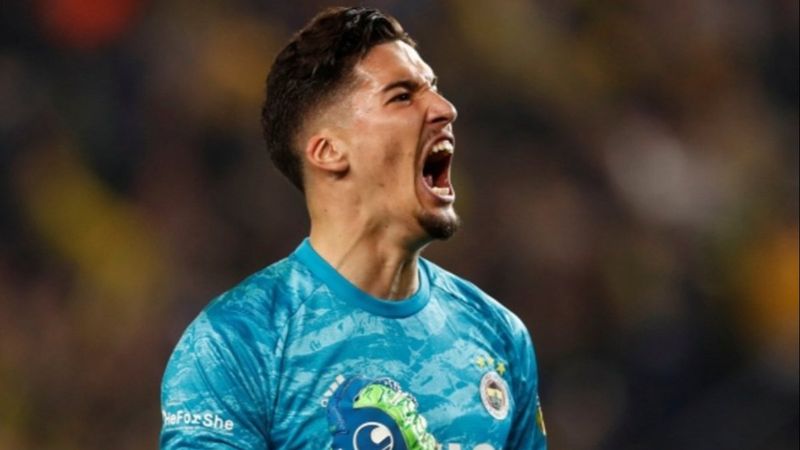 Altay Bayındır: Camiamızın şampiyonluğa ihtiyacı var