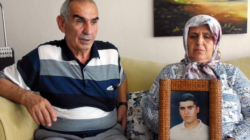 İzmir'de 18 yıldır oğullarına ulaşamayan aile yetkililere seslendi