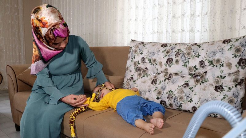 Diyarbakır'da SMA hastası Alperen, tedavi için yardım bekliyor