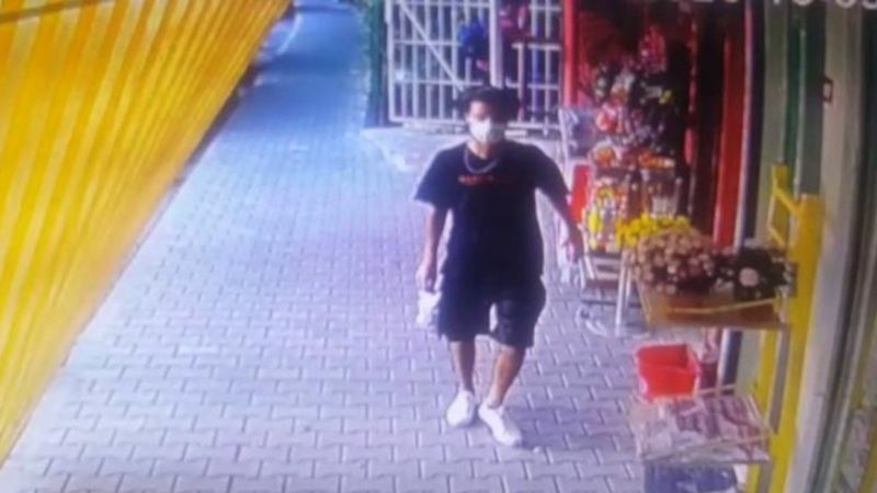 Ümraniye’de iki gencin hırsızlık yaptığı anlar