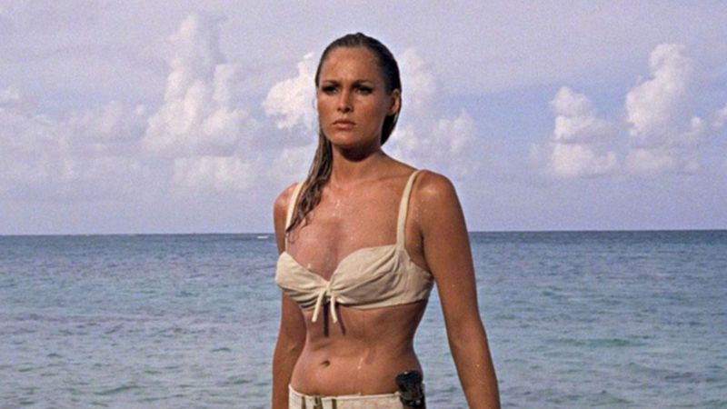 Ursula Andress’in giydiği bikini 500 bin dolara satılacak