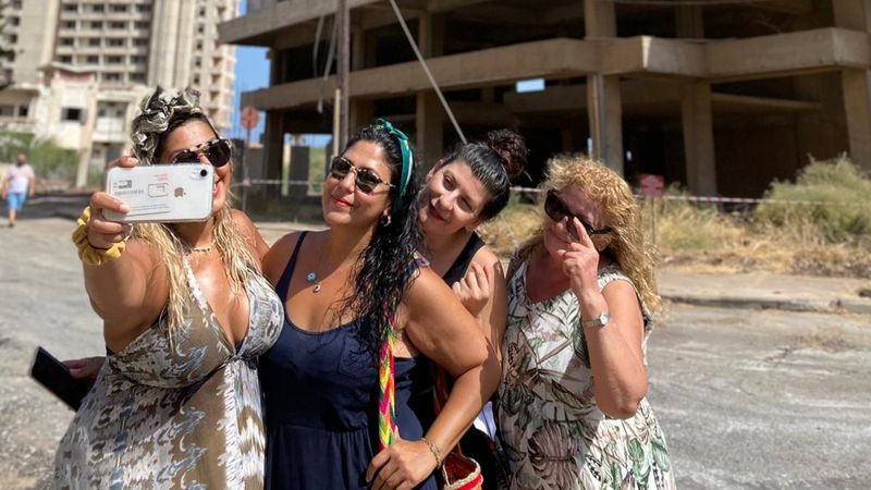 Kıbrıslılar Kapalı Maraş'a akın etti