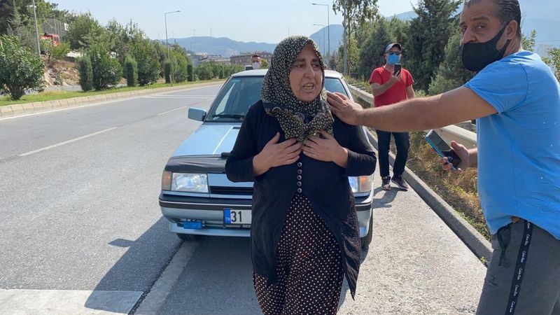 Hatay'daki yangında oğlu için alevlere koştu