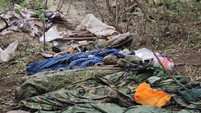 Çukurca'da 4 sığınak ile çok sayıda mühimmat ele geçirildi