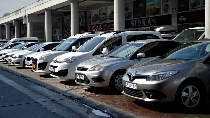 Otomobil üretimindeki düşüş, ikinci elde fiyatları yükseltti