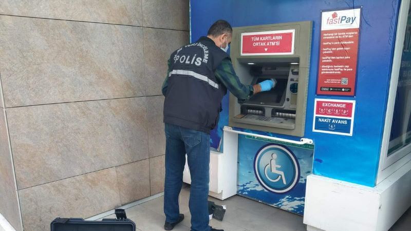 Kocaeli’de para vermeyen ATM’yi kırdı