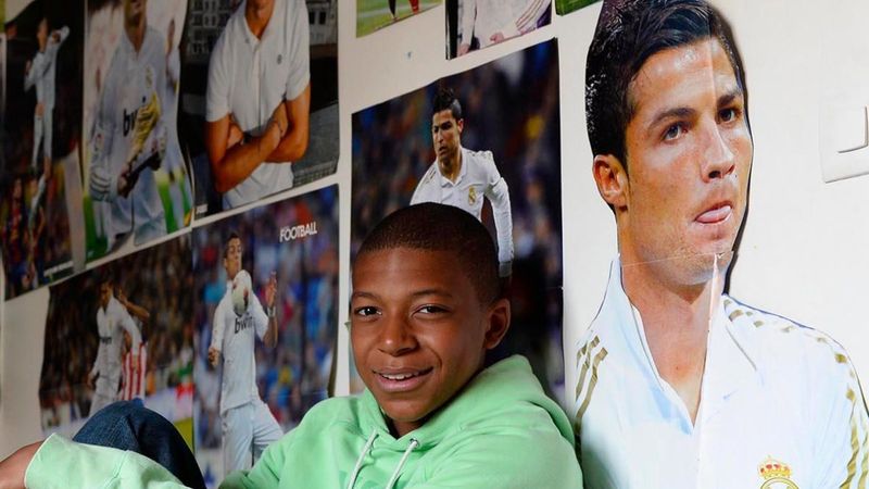 Mbappe idolü Ronaldo'yla karşı karşıya geldi