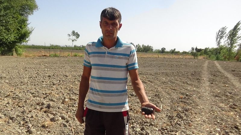 Osmaniye'de bir kişinin bahçesine göktaşı düştü