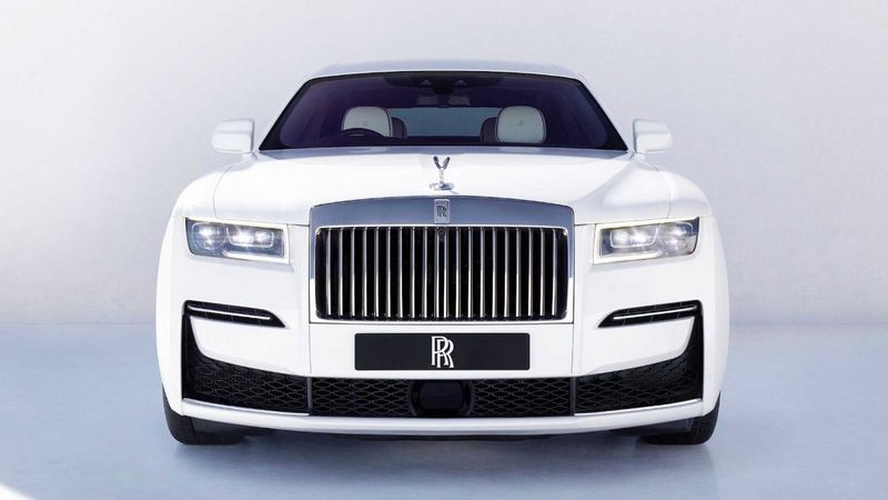 Fransa'da satılacak lüks otomobillerin başı emisyon kararıyla dertte