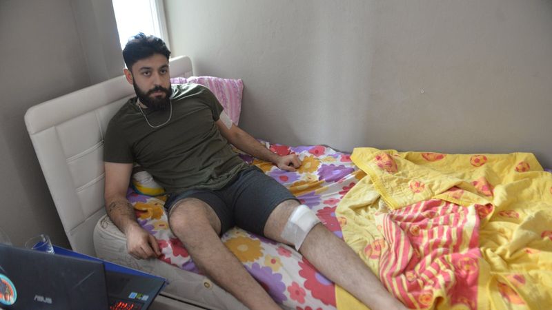 Adana'da darbedilen Ukraynalıyı kurtarmak için ayırdığı kavgada bıçaklandı