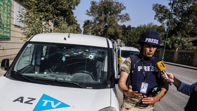 İşgalci Ermenistan, gazetecilere saldırdı: Gazetecilerin şoförü yaralandı