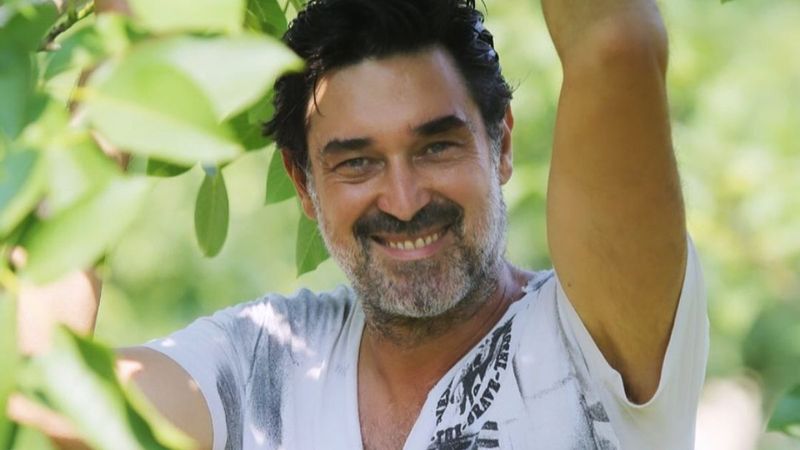 Burak Hakkı ceviz hasadına başladı