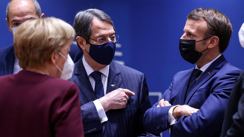 Macron: Güney Kıbrıs ve Yunanistan'ı destekliyoruz