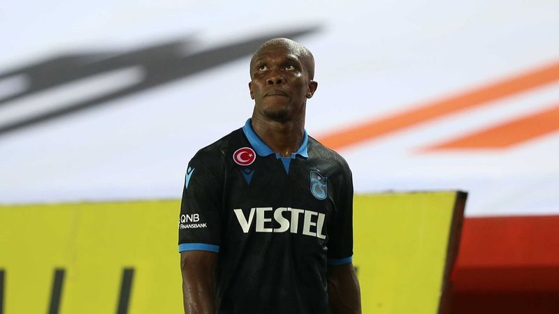 Trabzonspor'da enfeksiyon kapan Nwakaeme kadrodan çıkarıldı
