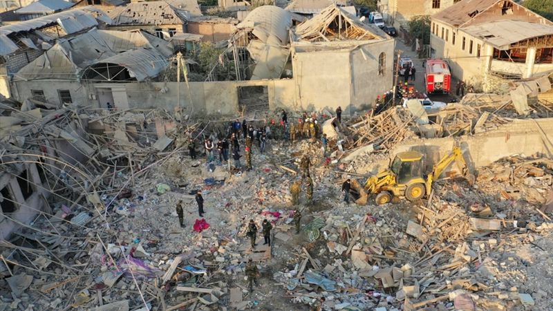 Gence'de füze saldırısının ardından ortaya çıkan görüntüler